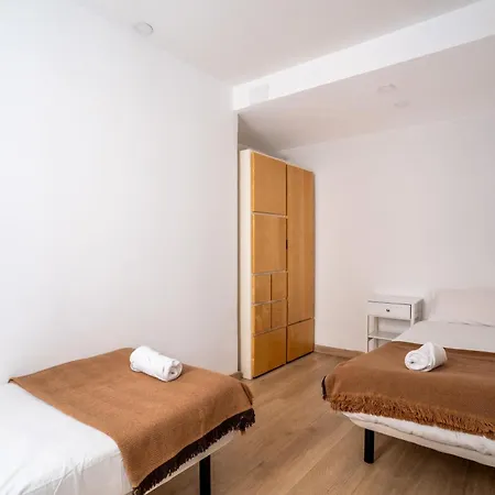 Huge And Modern 4 Bedroom Next To Paseo De Gracia