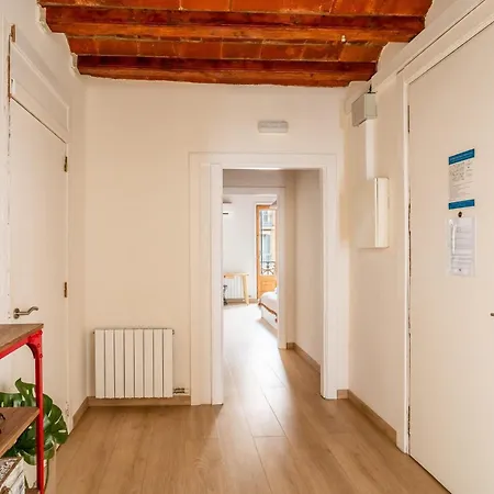 Apartment Huge And Modern 4 Bedroom Next To Paseo De Gracia