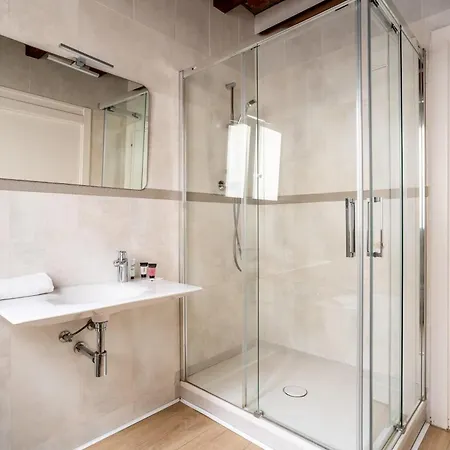 Huge And Modern 4 Bedroom Next To Paseo De Gracia Barcelona