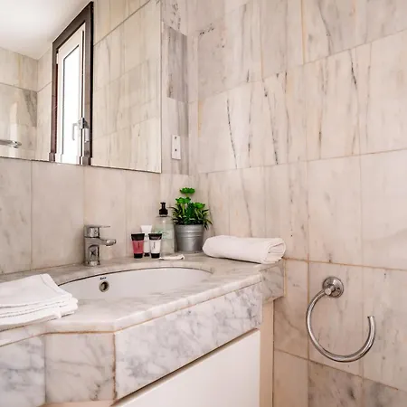 Huge And Modern 4 Bedroom Next To Paseo De Gracia Apartment